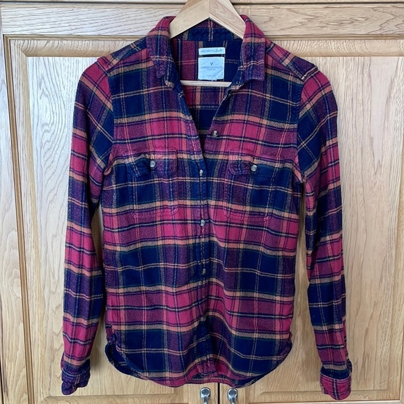 American Eagle Outfitters Tops - American Eagle Classic Fit Plaid Button Down Shirt